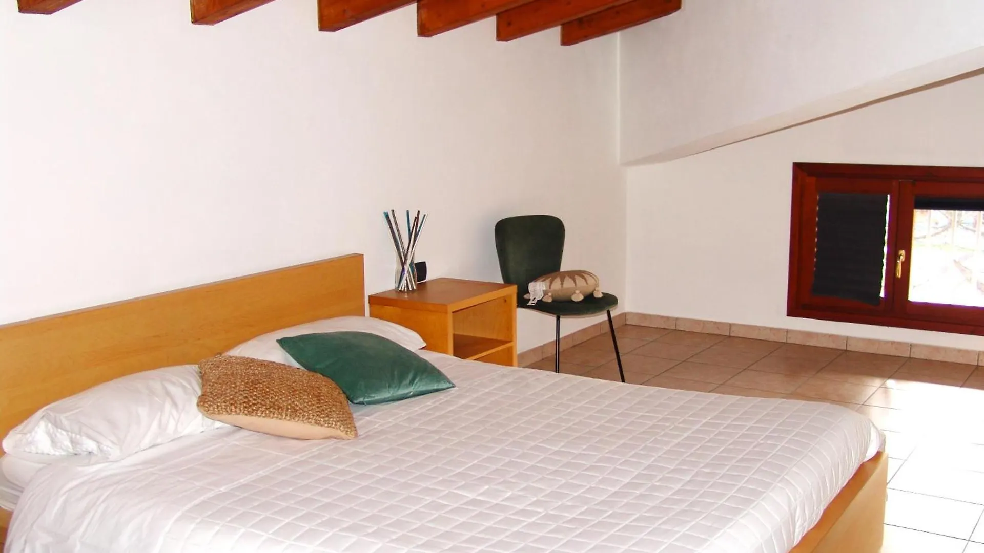Giulia Attic Apartment Nibionno